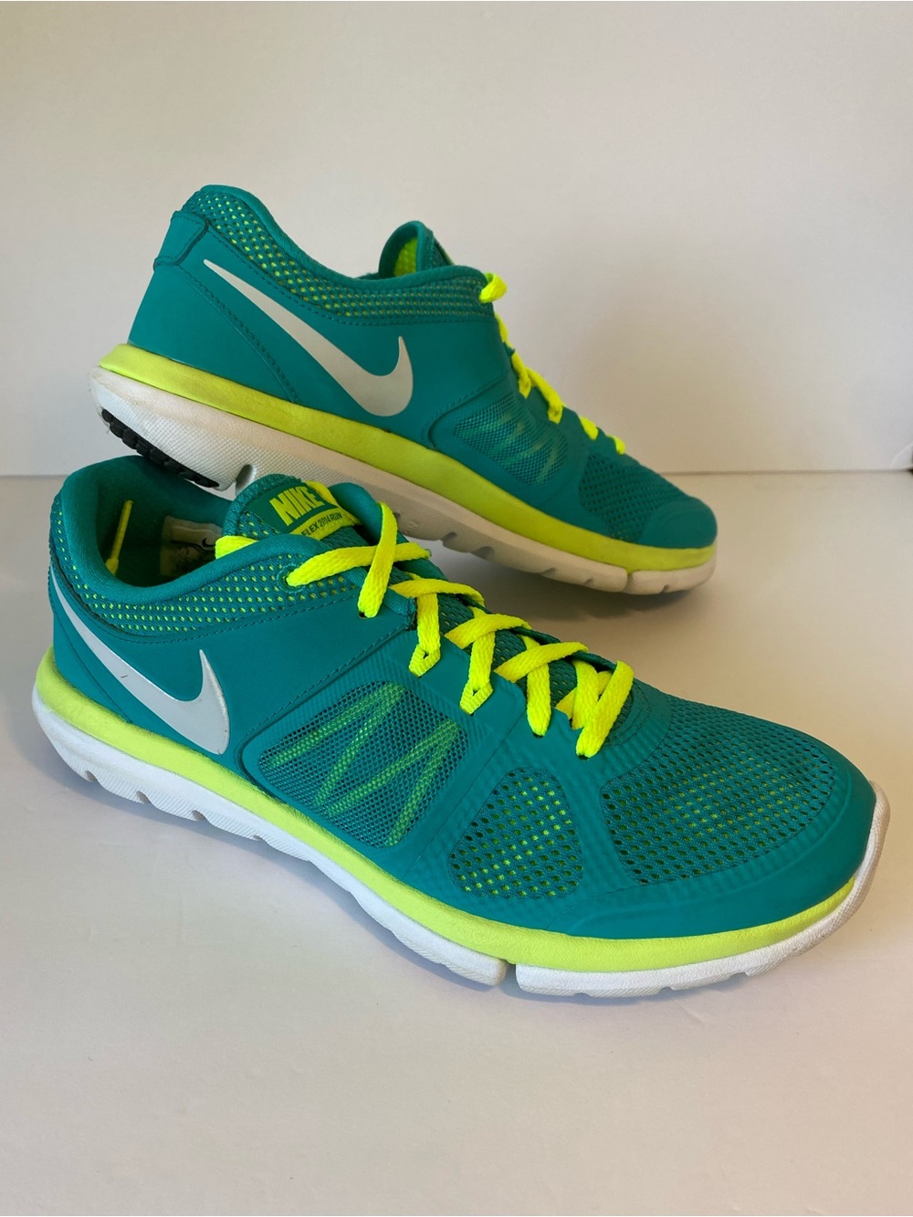 Nike Flex 2014 Run Women’s Size 8.5 Teal Neon Yellow Running Shoes 642767-300